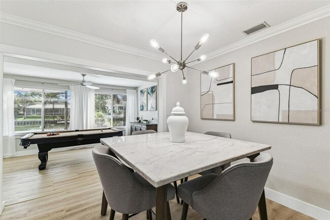 Building Photo - 3922 Fontainebleau Dr