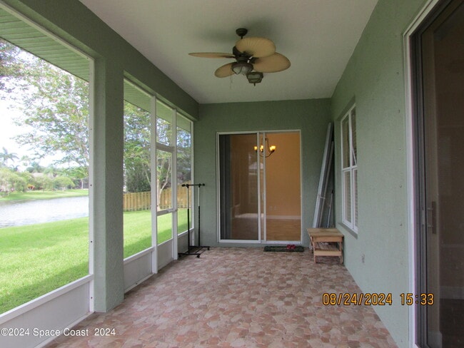 Building Photo - 1882 Woodfield Cir