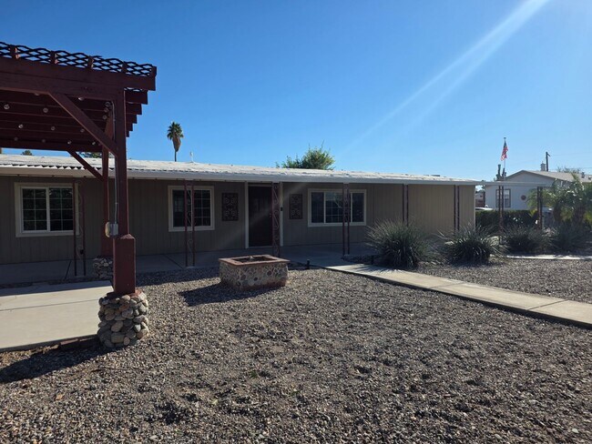 Building Photo - STUNNING PROPERTY-3 bedroom/2 bath Manufacture home in Central Bullhead City