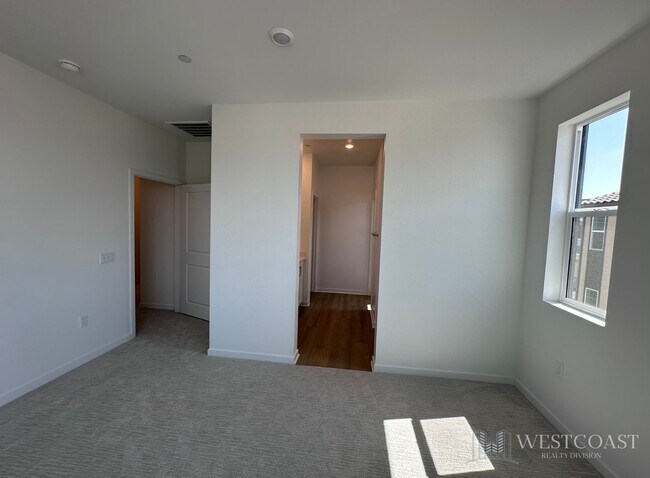 Building Photo - 5954 Catskills Ct
