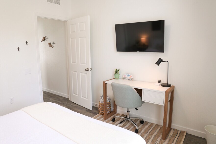 Building Photo - 1333 S Madison Ave