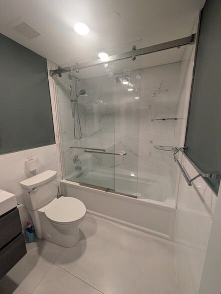 master bathroom - 518 Gregory Ave