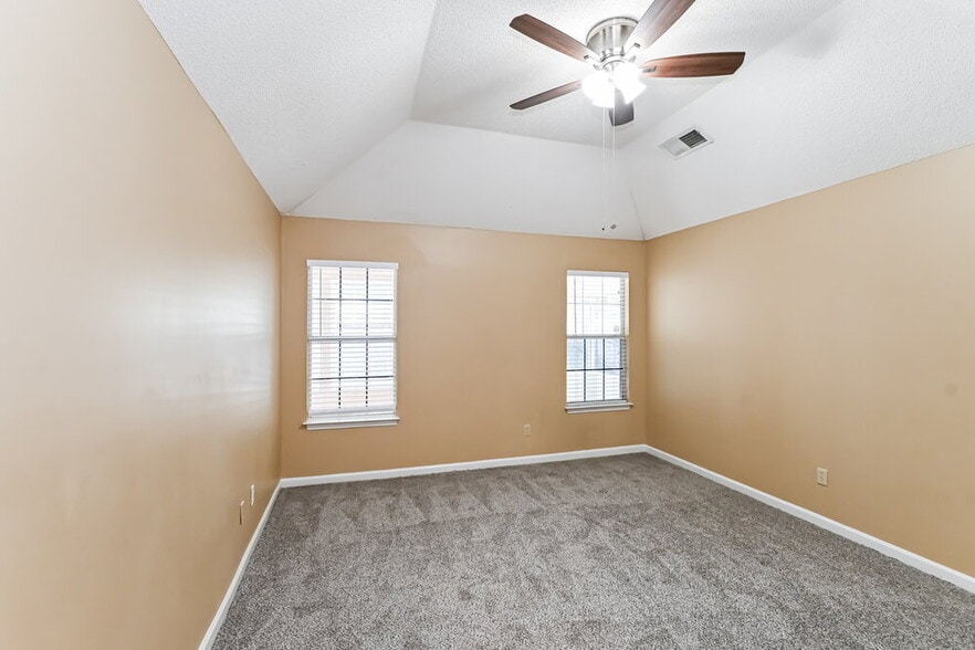 Building Photo - 994 Painted Desert Ln