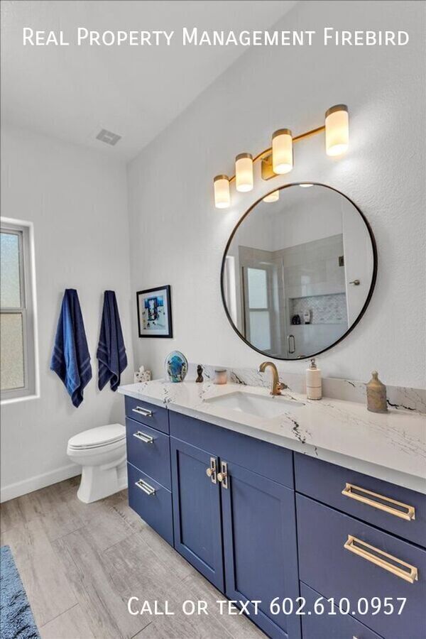 Building Photo - 4921 S Vista Pl