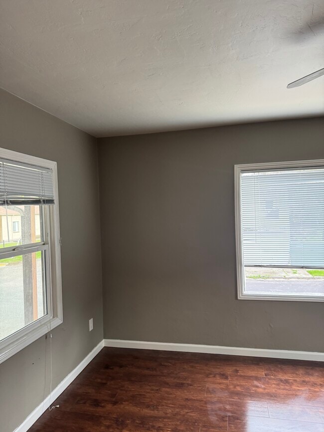 Building Photo - 828 Mariposa St