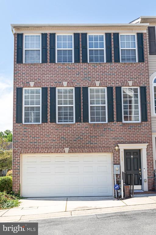 Building Photo - 7127 Water Oak Rd