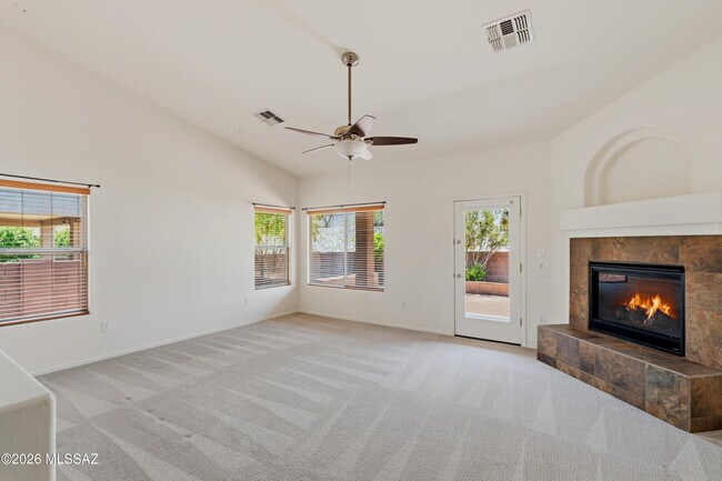 Building Photo - 677 W Pizzicato Ln