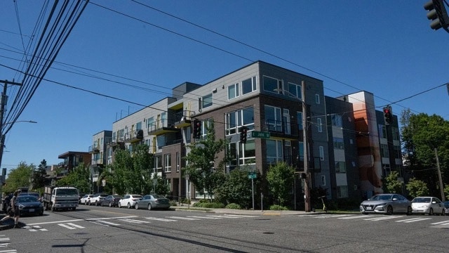 Building Photo - 121 12th Ave E