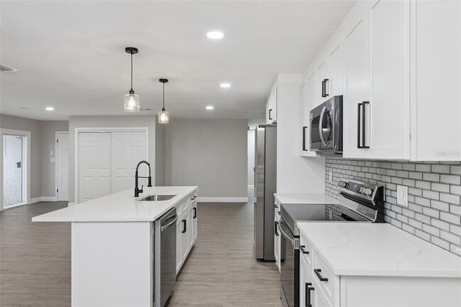 Building Photo - 704 Milan Ct