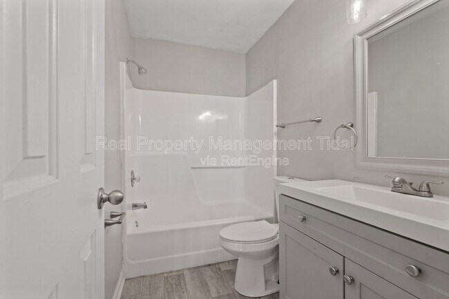 Building Photo - 5627 Trafalgar Arch