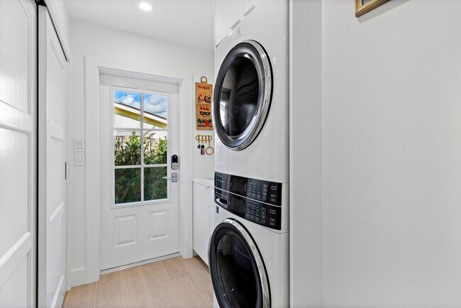 Building Photo - 11 Hersey Dr