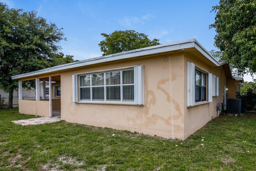 Building Photo - 141 NW 76th Terrace
