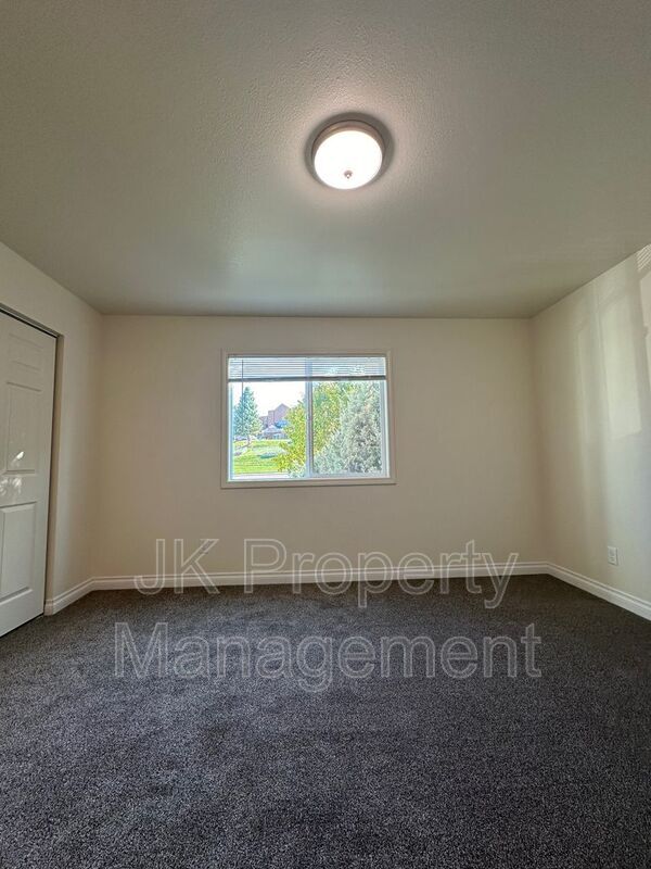 Building Photo - 1210 5th St S