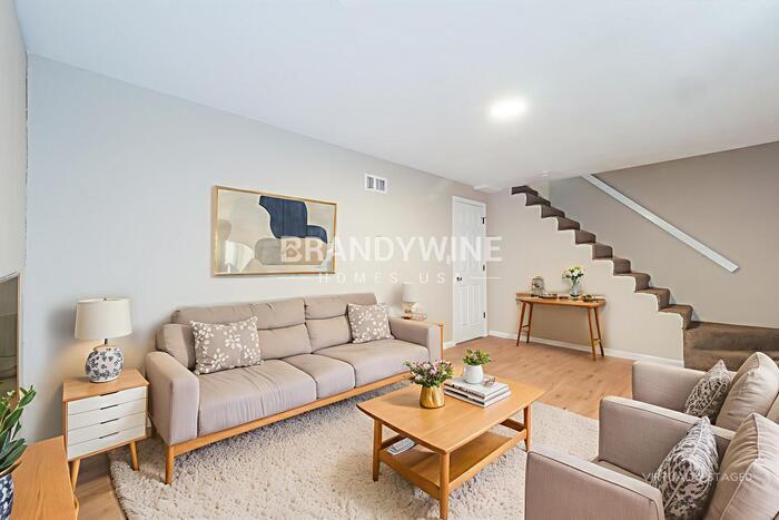 Building Photo - 941 NE Bristol Dr