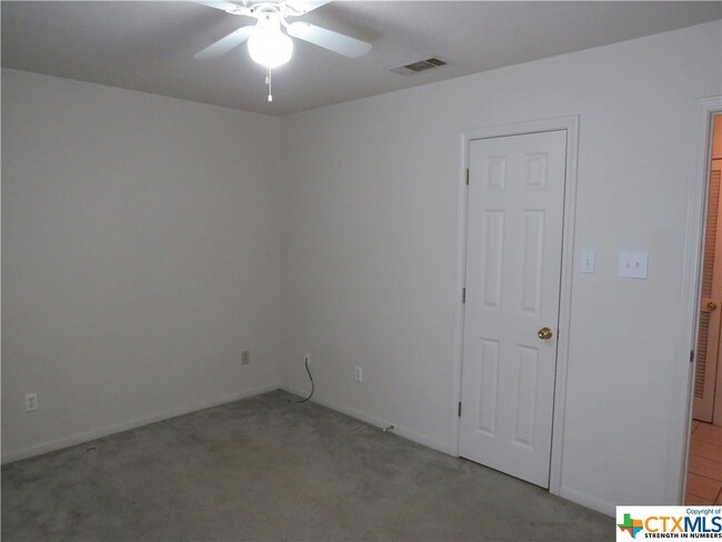 Building Photo - 3907 Hitchrock Dr