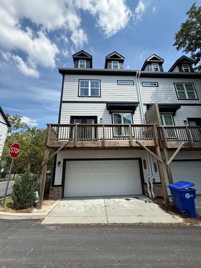 Building Photo - BRAND NEW TOWNHOMES AVALIABLE NOW