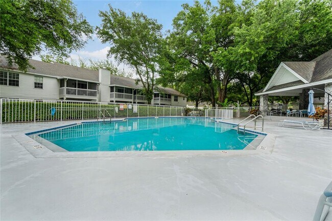 Building Photo - 930 Loch Carron Dr