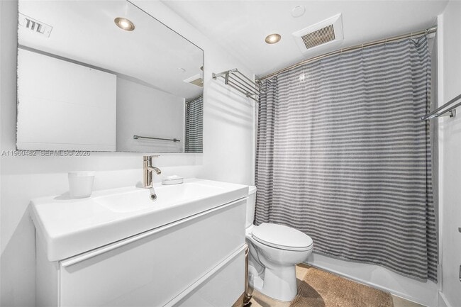 Building Photo - 201 Crandon Blvd