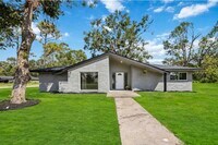 Building Photo - 2819 Toyah Ave