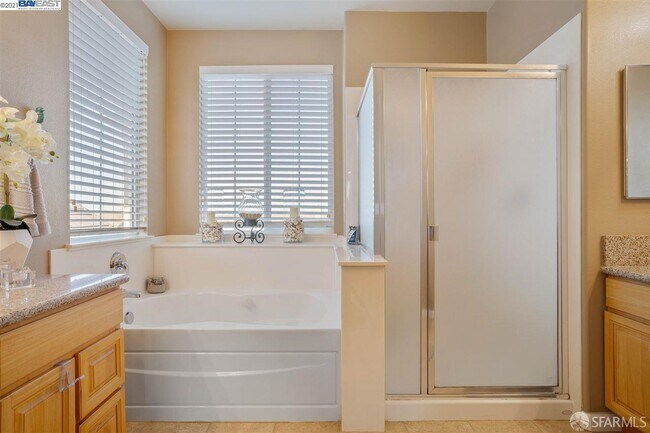 Building Photo - 699 Flemish Ct