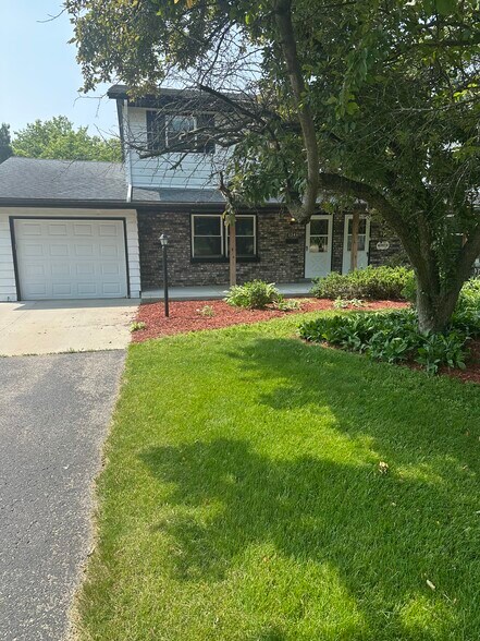 Primary Photo - 134 Huntington Rd