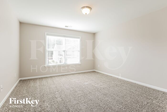 Building Photo - 328 Drayton Pl Dr