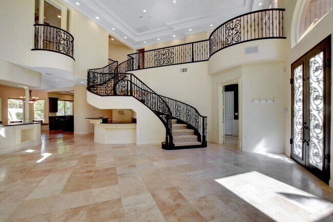 Building Photo - 505 Canyon Greens Drive