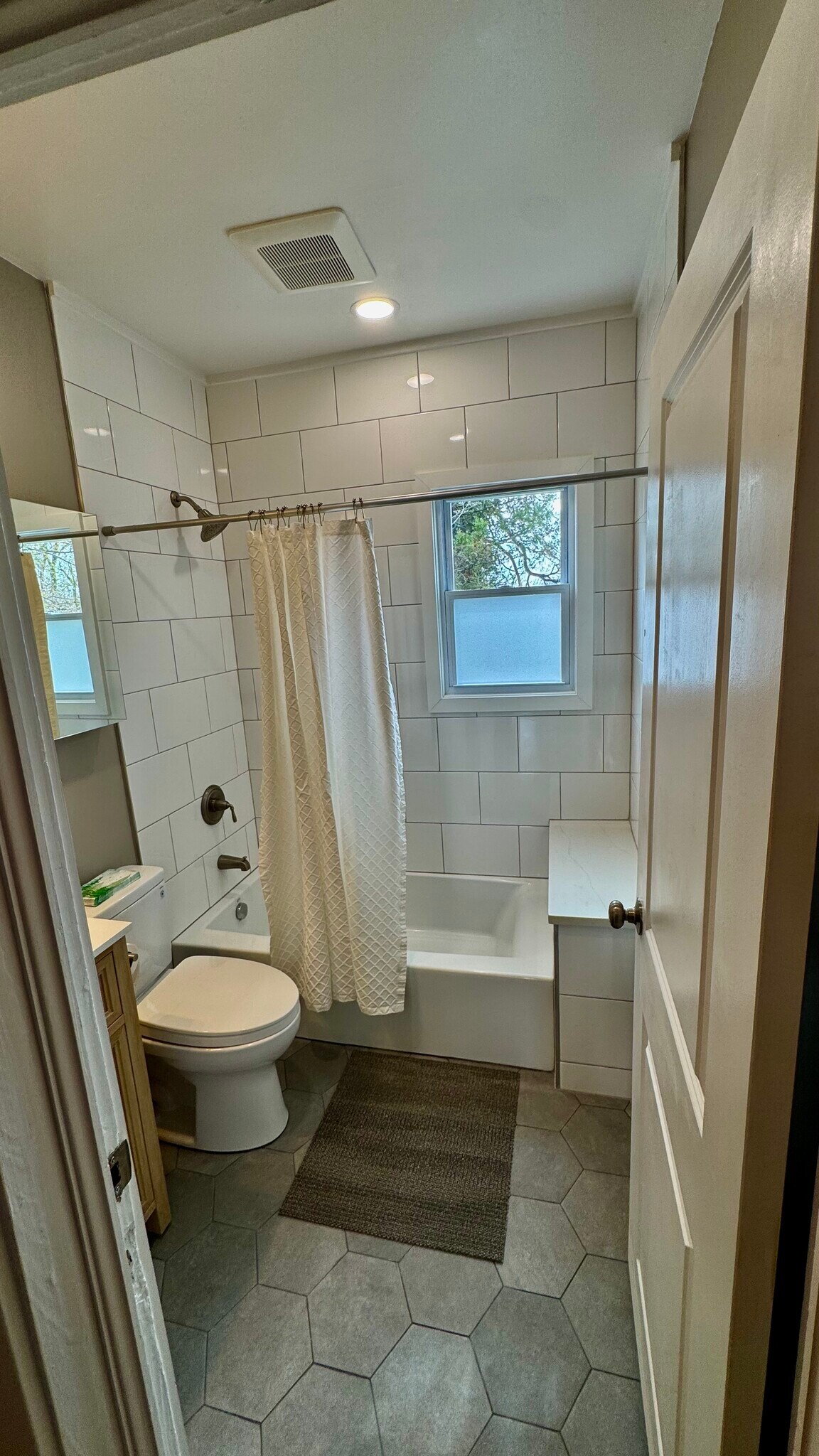 Building Photo - 612 Magnolia St