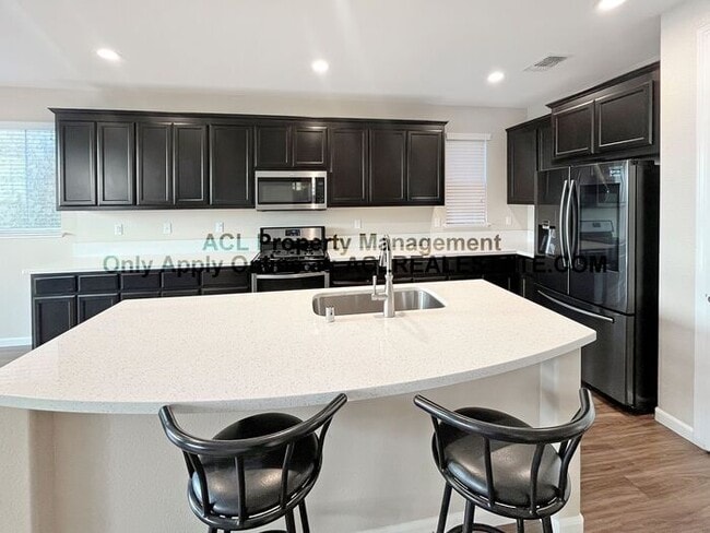 Building Photo - Spacious 5 Bedroom Brentwood Home With Solar Tesla Powerwall And Prime Walkable Location