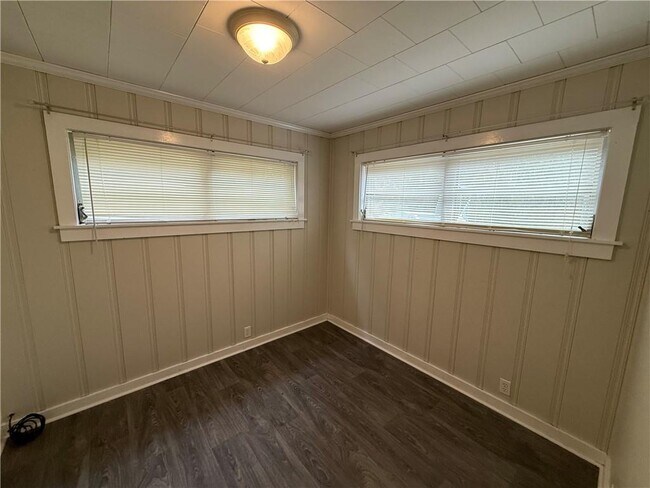 Building Photo - 1765 Navco Rd