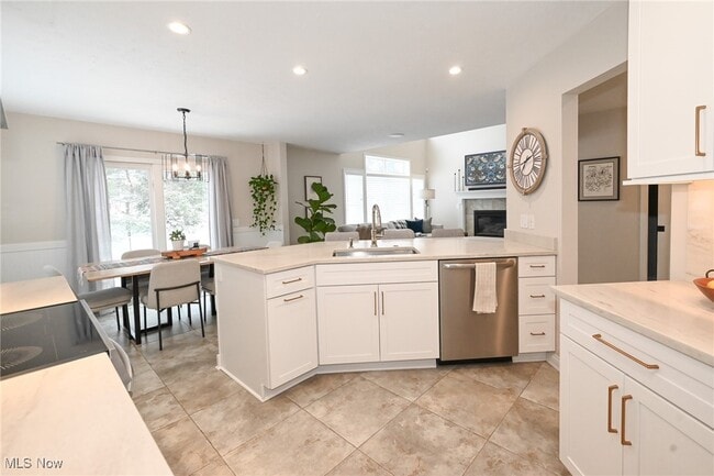 Building Photo - 1305 Fieldstone Ct