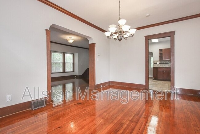 Building Photo - 3195 Whitethorn Rd