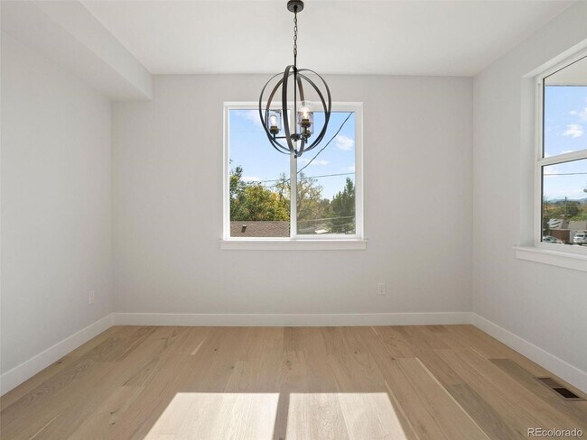 Building Photo - Brand New 4BD, 4BA Half-Duplex in Villa Park