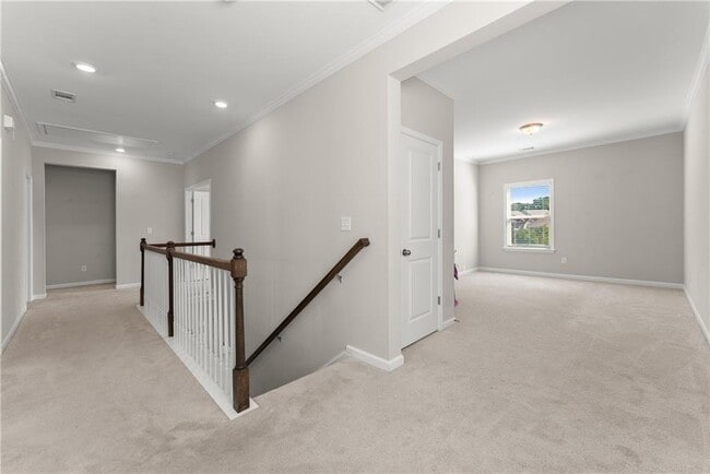 Building Photo - 156 Round Pond Dr