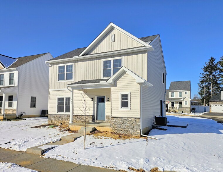 Building Photo - 398 Hensley St