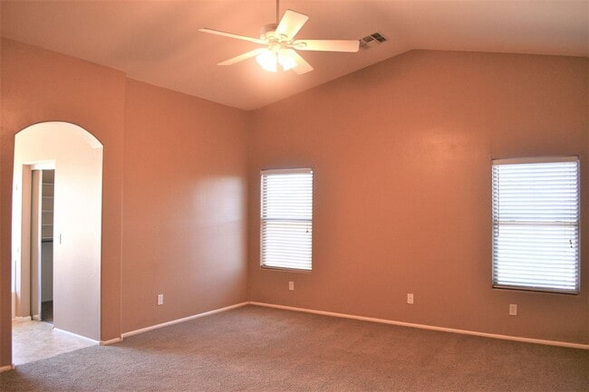 Building Photo - 1633 E Melanie St