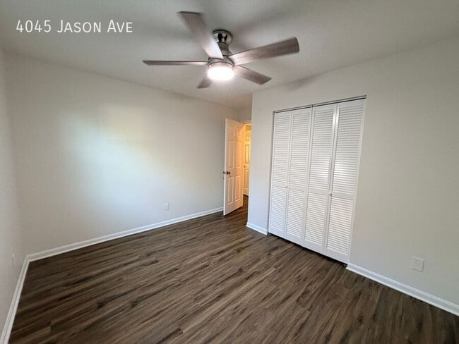 Building Photo - 4045 Jason Ave