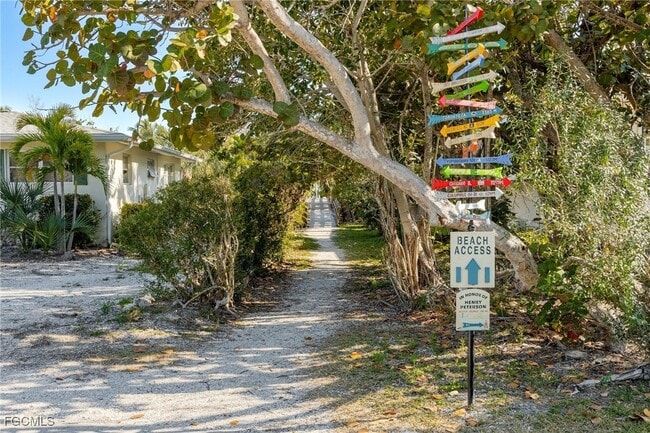 Building Photo - 424 Lagoon Dr