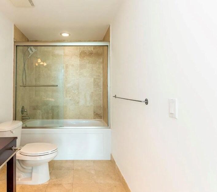 Building Photo - 350 S Miami Ave