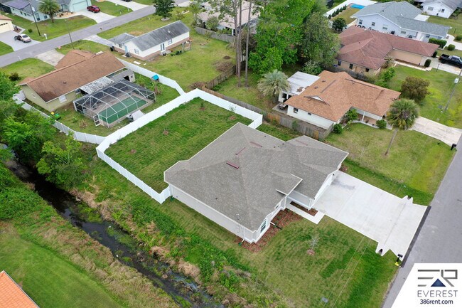 Building Photo - 60 Berkshire Ln