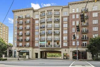 Building Photo - 2277 Peachtree Rd NE