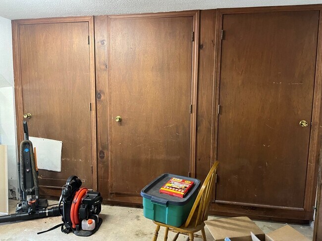 Building Photo - 93 Lantern Ln