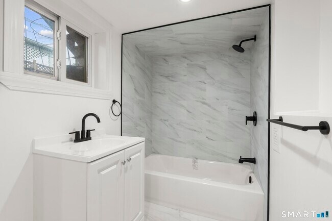 Building Photo - 48 Lockwood Ave