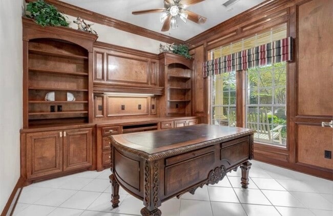 Building Photo - 94 E Fairbranch Cir