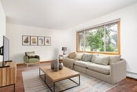 Building Photo - 4301 Valley View Rd