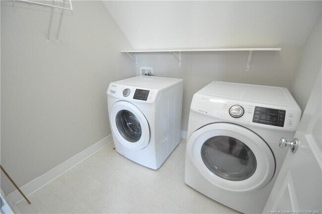 Building Photo - 1164 Trentini Ave