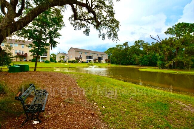 Building Photo - 1402 Hamlin Park Cir