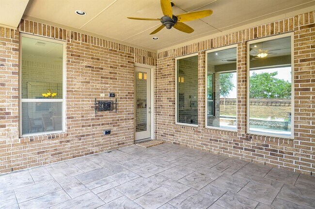 Building Photo - 27522 Blackstone Canyon Ln