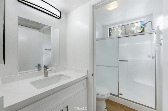 Building Photo - 4406 Cahuenga Blvd