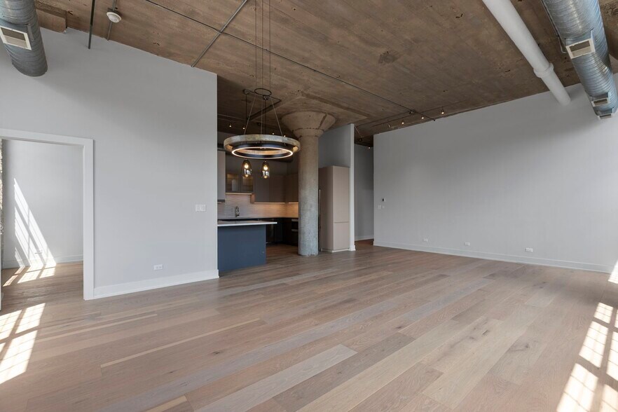 Building Photo - 17 N Loomis St